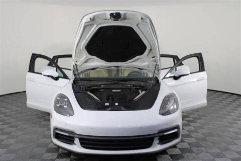 2017 Porsche Panamera