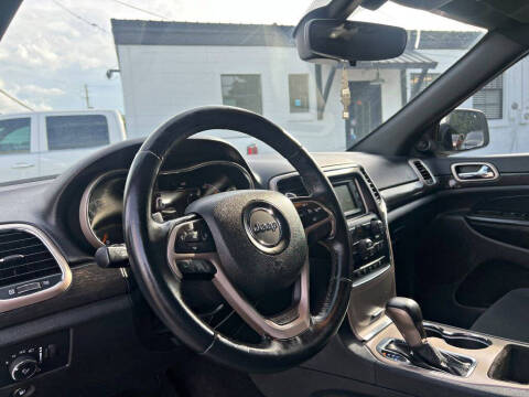 2017 Jeep Grand Cherokee Laredo