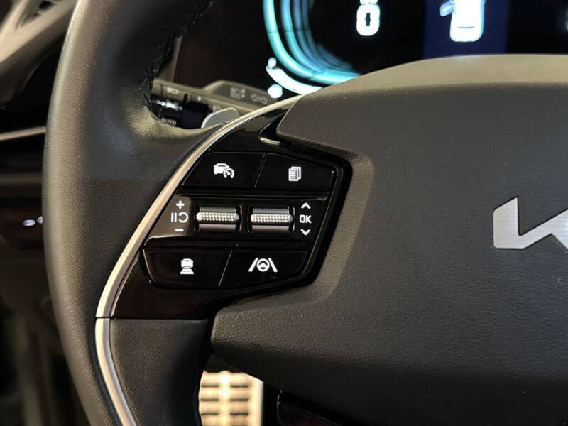 2023 Kia Niro EX Touring
