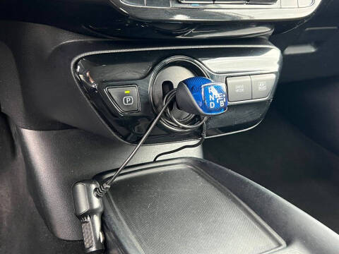 2022 Toyota Prius LE