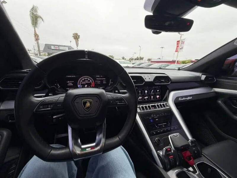 2020 Lamborghini Urus