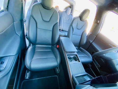 2023 Tesla Model X Standard Range