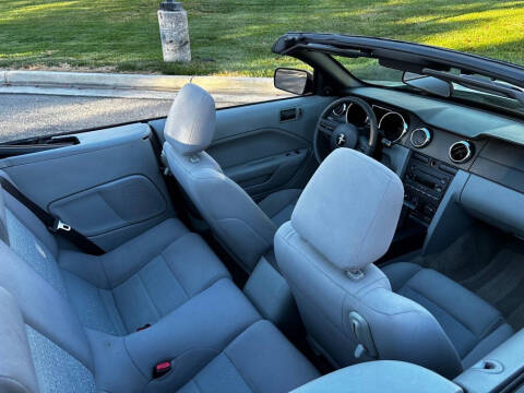 2007 Ford Mustang V6 Deluxe