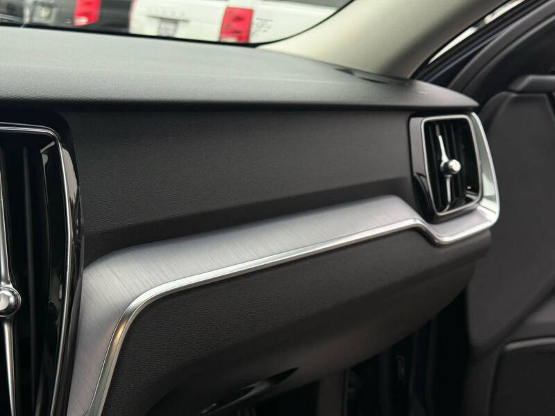 2020 Volvo V60 Cross Country T5