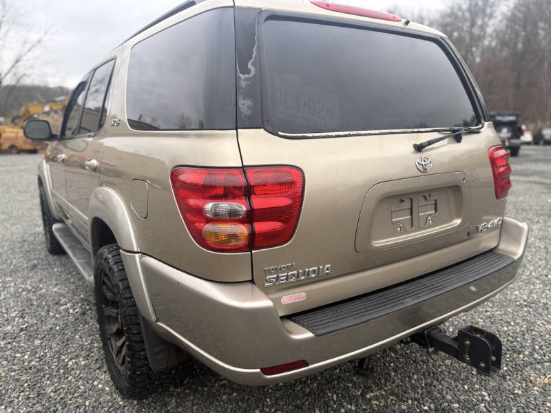 2004 Toyota Sequoia SR5