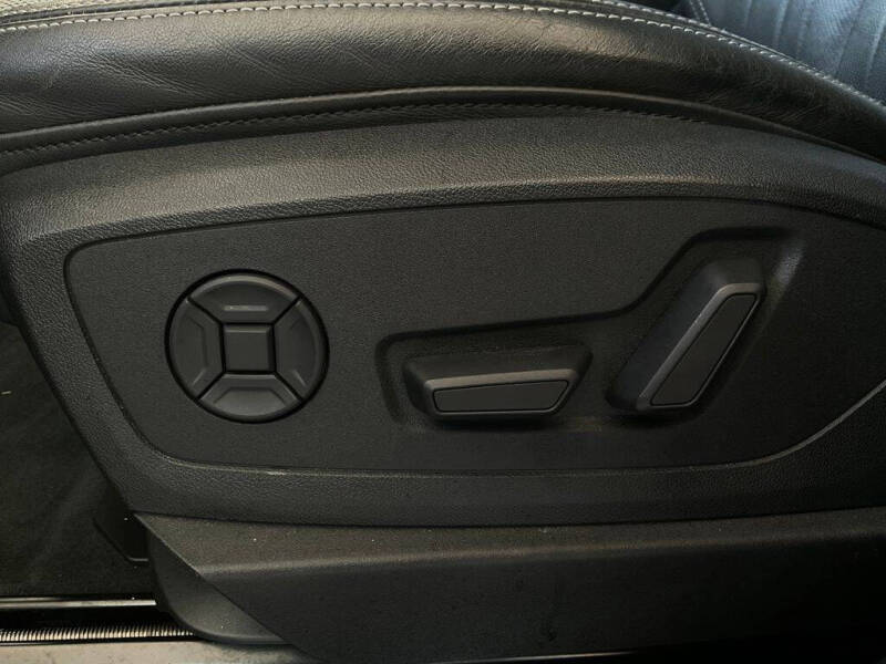 2019 Audi e-tron quattro Premium Plus