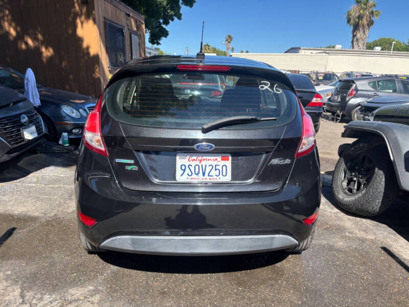 2015 Ford Fiesta SE