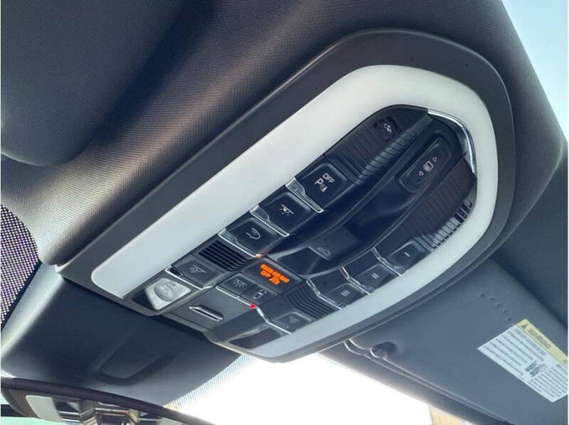 2017 Porsche Cayenne S E-Hybrid Platinum Edition