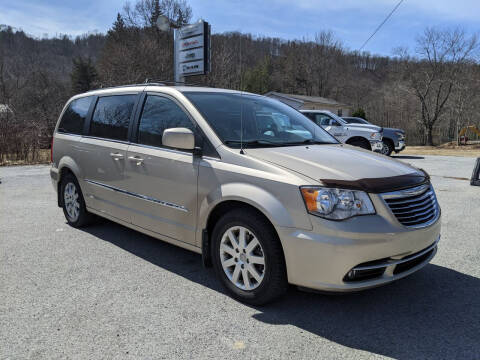 2012 Chrysler Town and Country for sale at KUNTZ MOTOR COMPANY INC in Mahaffey PA