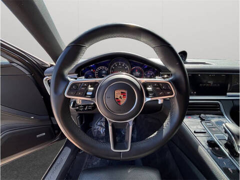 2017 Porsche Panamera 4S