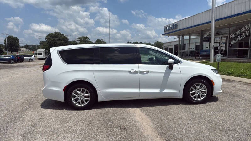 2023 Chrysler Pacifica Touring L