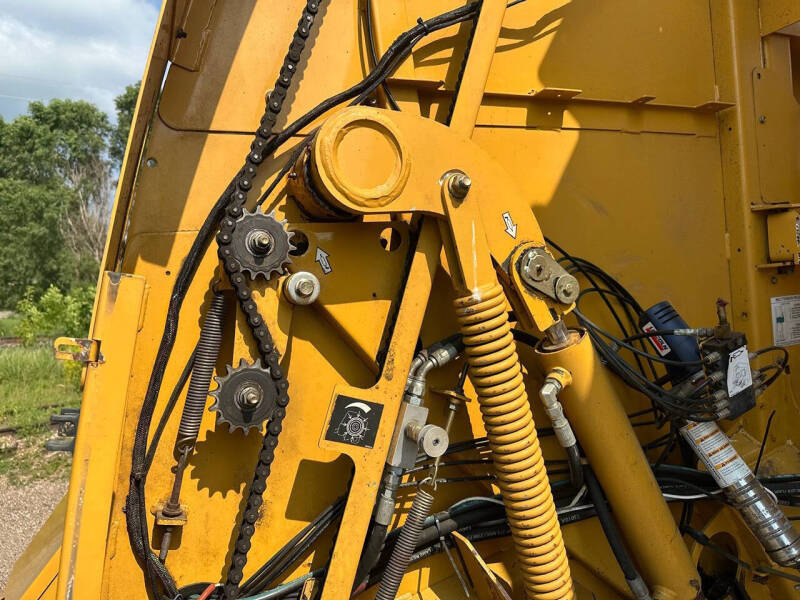 2015 VERMEER 605N