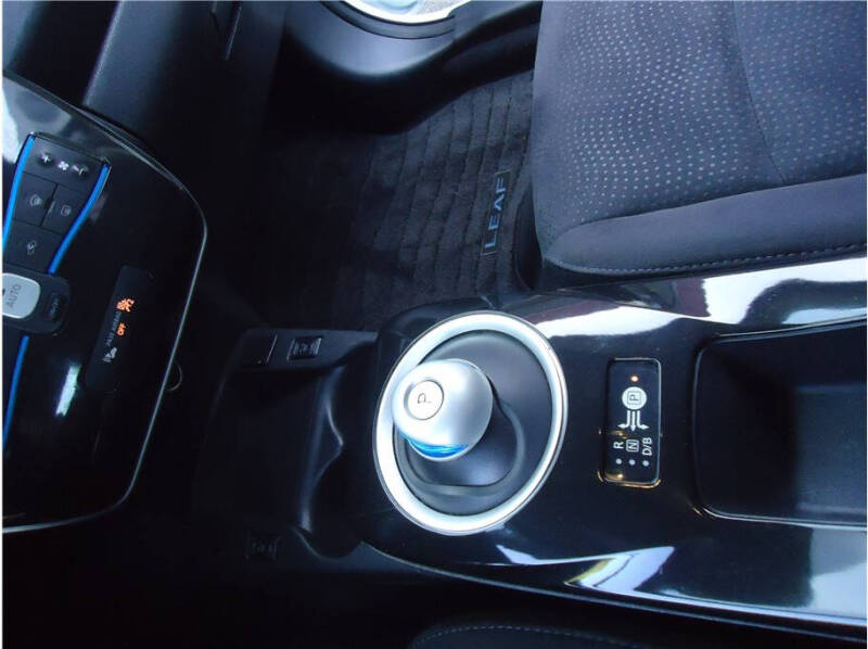 2016 Nissan LEAF