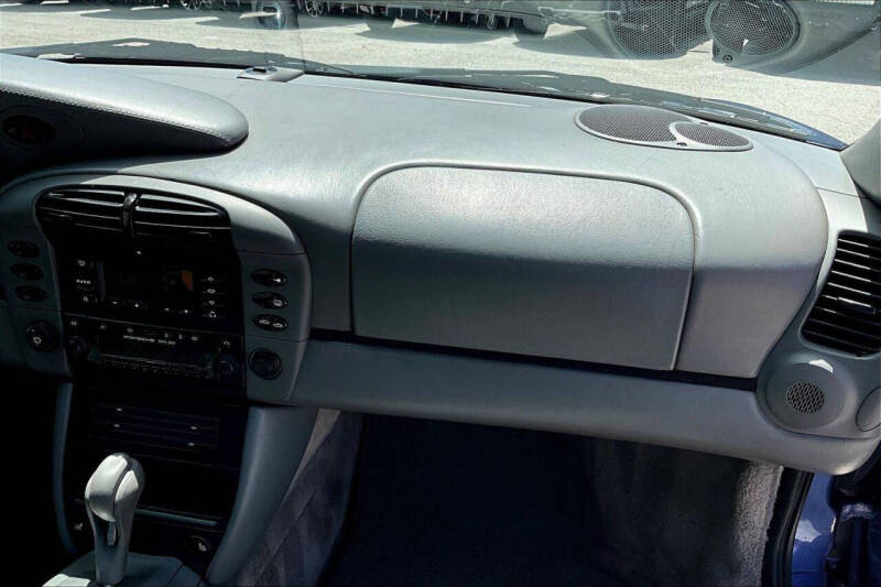 2000 Porsche 911 Carrera