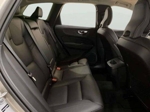 2025 Volvo XC60 B5 Core Dark Theme