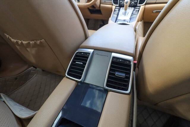 2012 Porsche Panamera 4