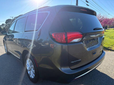 2017 Chrysler Pacifica Touring-L