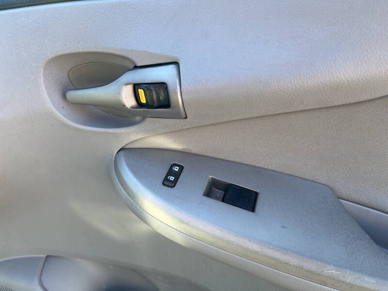 2011 Toyota Corolla LE