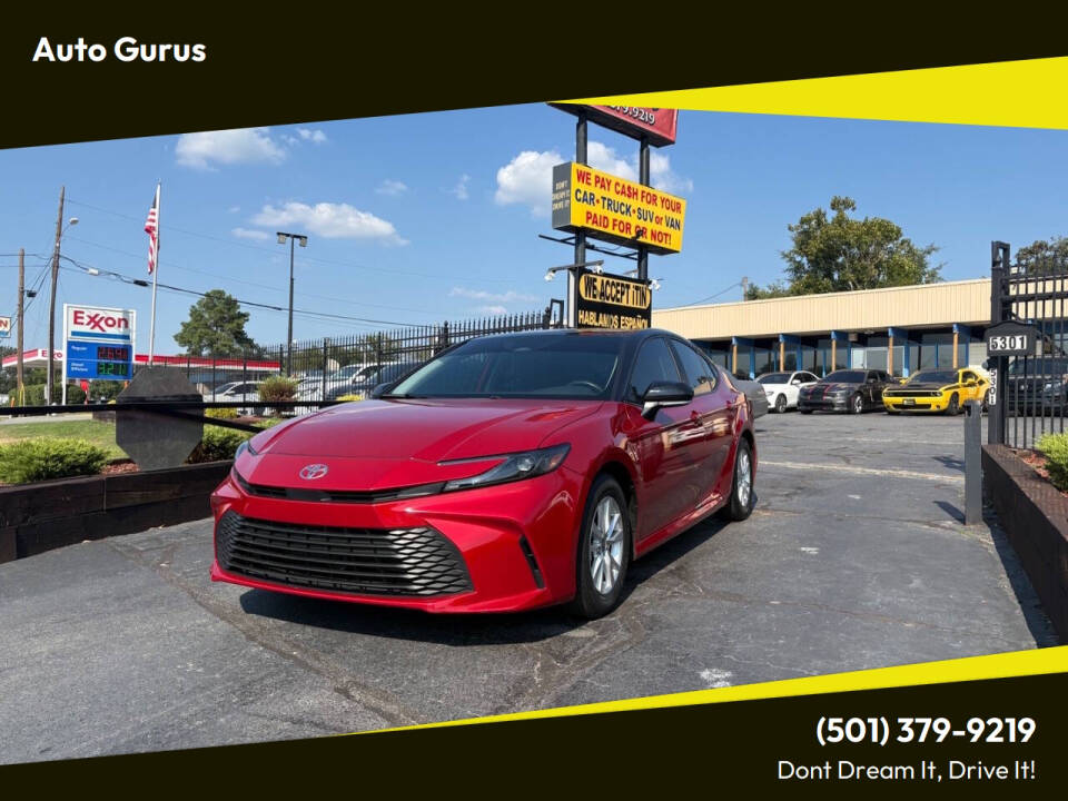 2025 Toyota Camry LE's photo