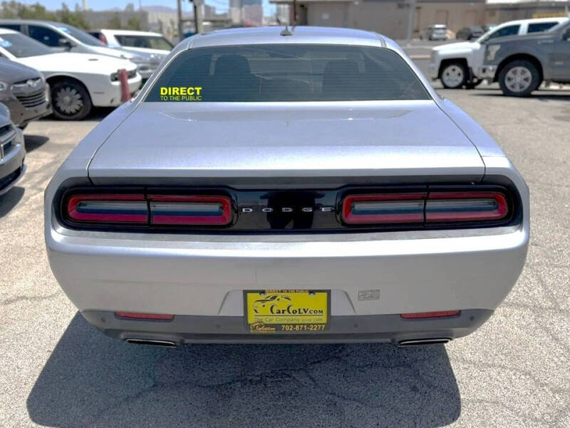 2015 Dodge Challenger SXT