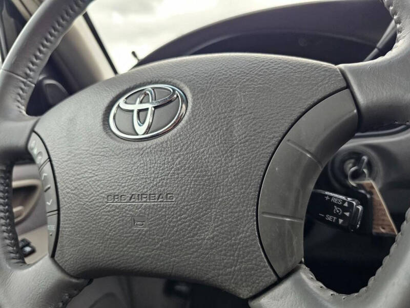 2005 Toyota Sequoia SR5