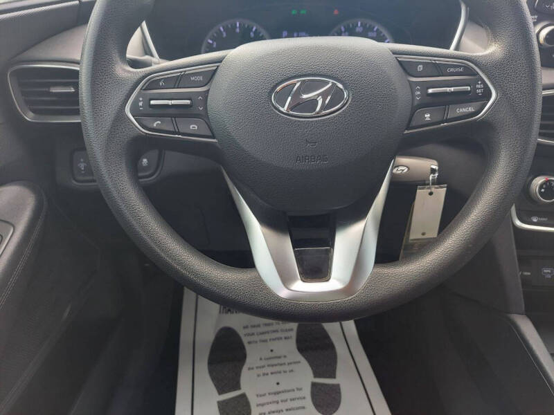 2019 Hyundai Santa Fe SE photo 12