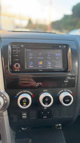 2013 Toyota Sequoia SR5