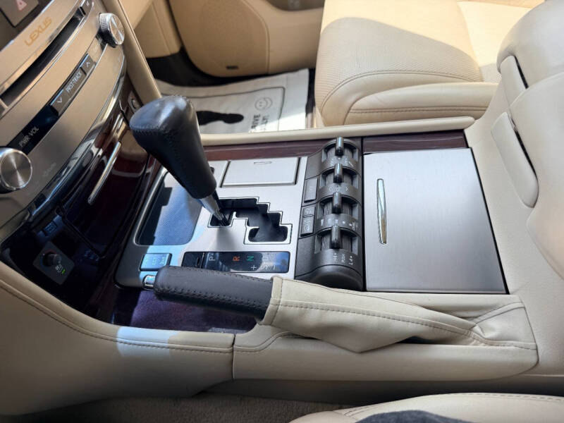 2013 Lexus LX 570
