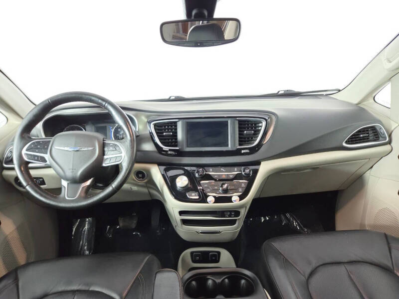 2020 Chrysler Pacifica Touring L
