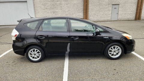 2013 Toyota Prius v Two
