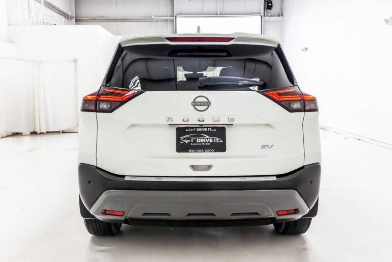2023 Nissan Rogue SV