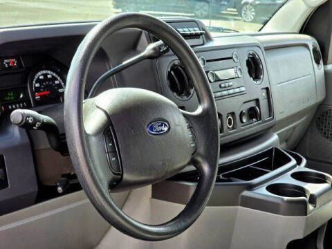 2011 Ford E-Series E-350 SD XLT