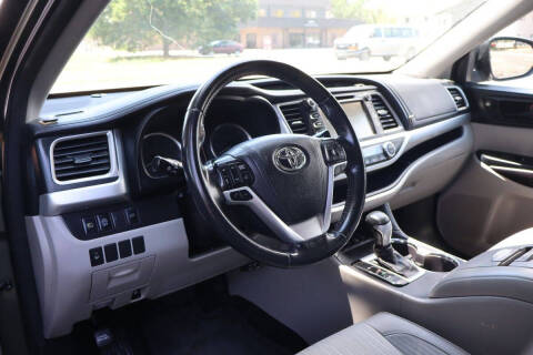 2017 Toyota Highlander LE Plus