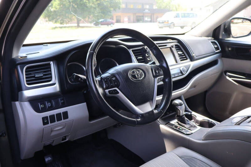 2017 Toyota Highlander LE Plus