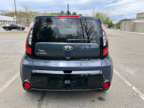 2016 Kia Soul +