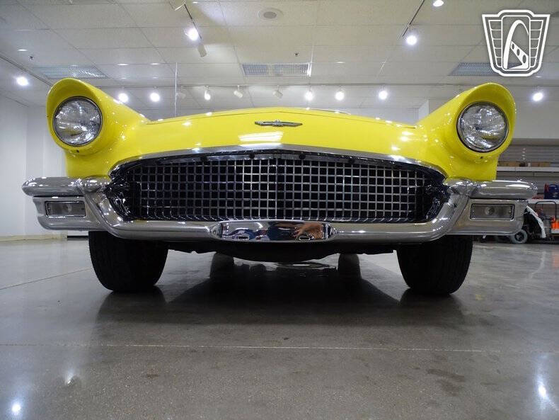 1957 Ford Thunderbird