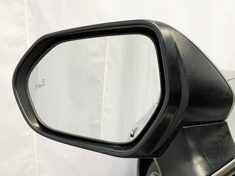 2022 Toyota Camry Hybrid XLE