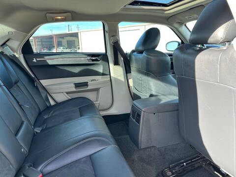 2006 Chrysler 300 SRT-8