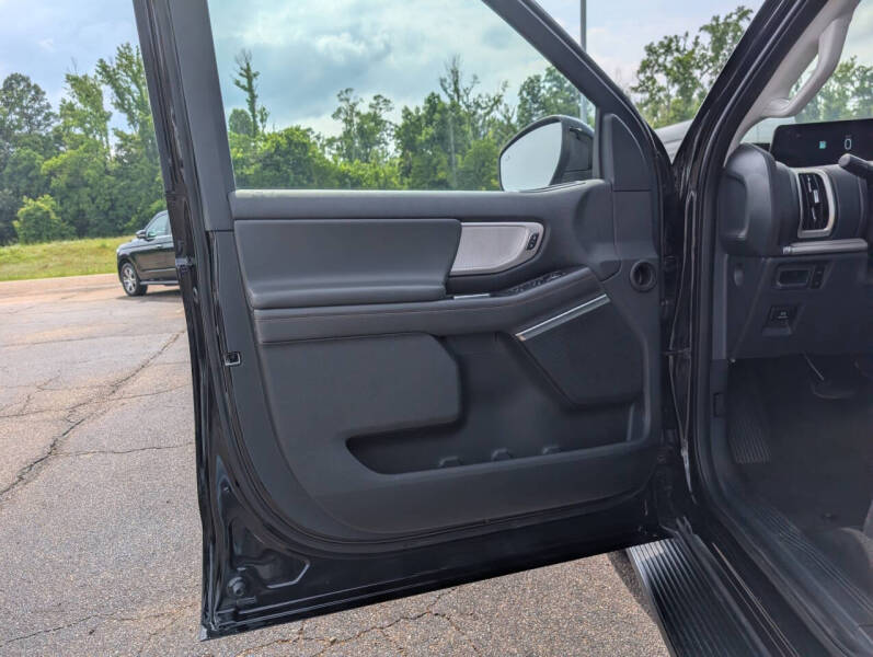2025 Ford Expedition Active