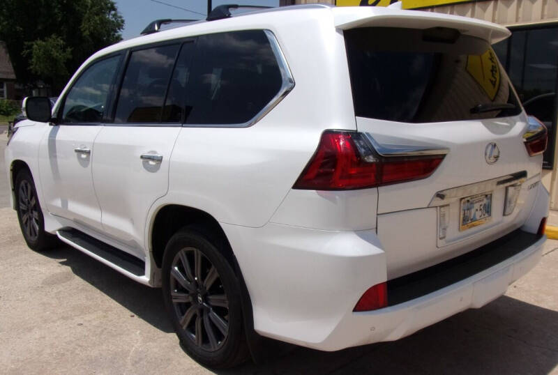 2017 Lexus LX 570