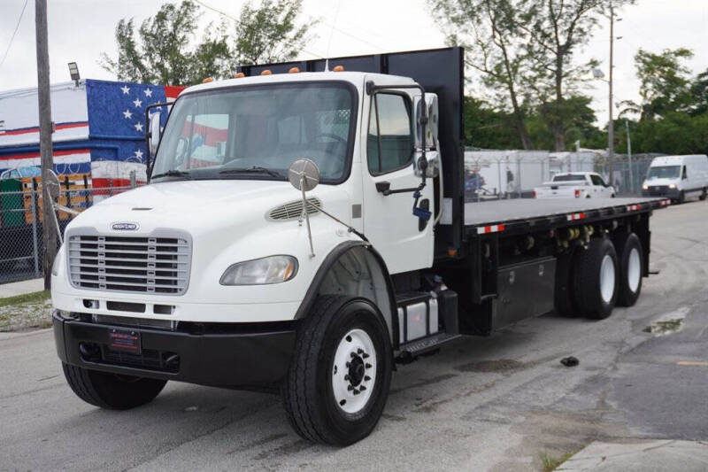 2015 Freightliner M2 106