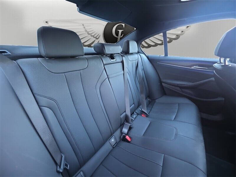 2022 BMW 5 Series 530i