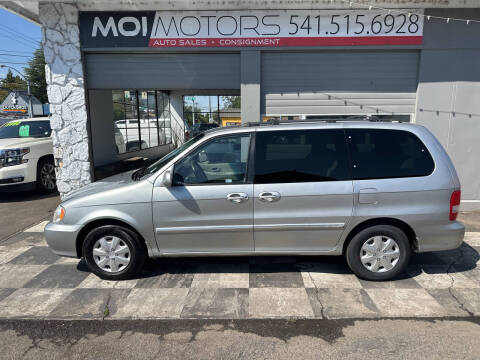 2005 Kia Sedona for sale at Moi Motors in Eugene OR