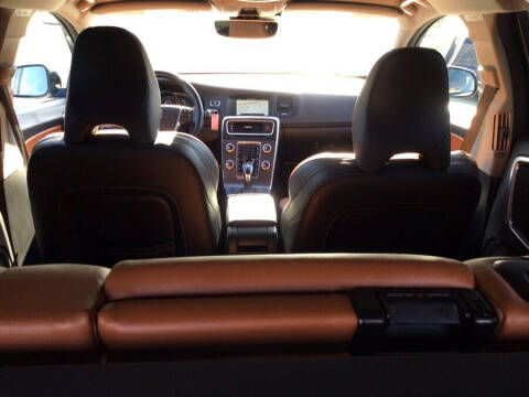 2015 Volvo V60 Cross Country T5