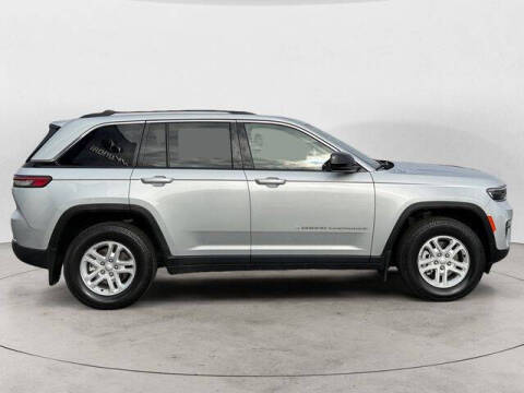 2022 Jeep Grand Cherokee Laredo