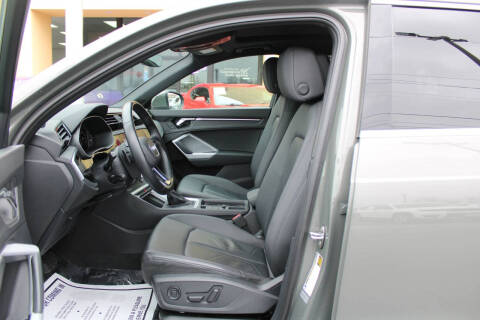 2022 Audi Q3 quattro S line Premium 45 TFSI