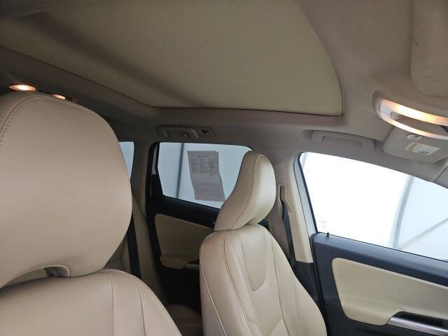 2016 Volvo XC60 T6 Drive-E