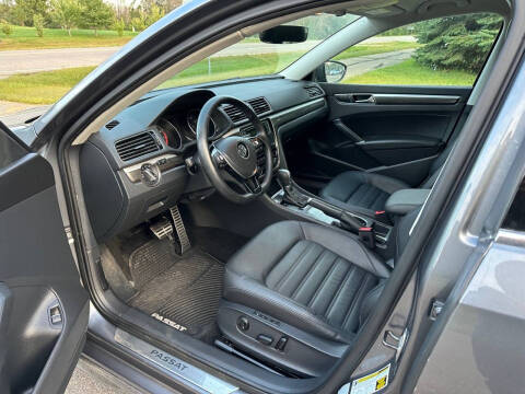 2017 Volkswagen Passat 1.8T SEL Premium