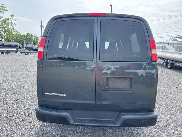 2017 Chevrolet Express LS 2500