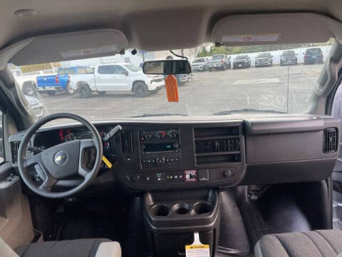 2025 Chevrolet Express 2500